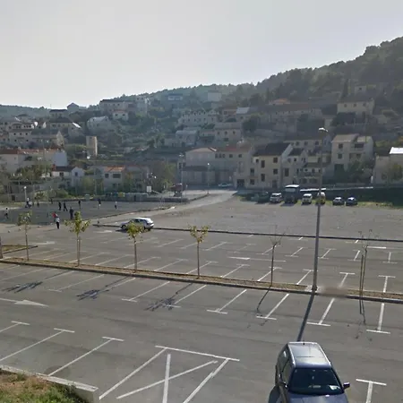 דירה Brac