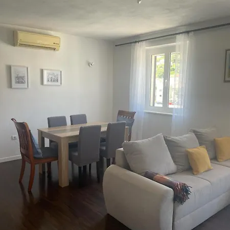 Apartment Brac *